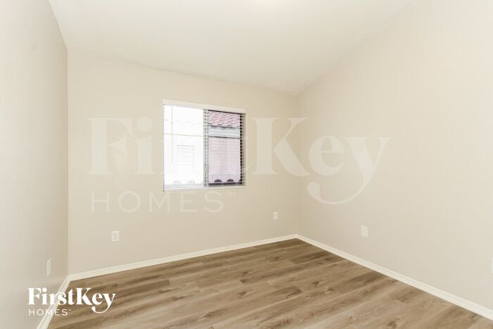Building Photo - 189 Kilbourne Dr