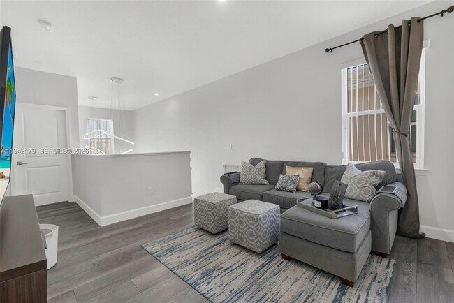 Building Photo - 1827 Lake Cove Dr