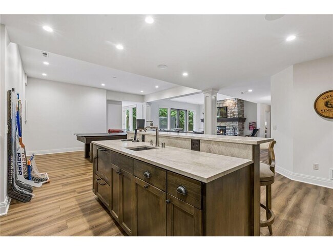 Building Photo - 15700 Portico Dr
