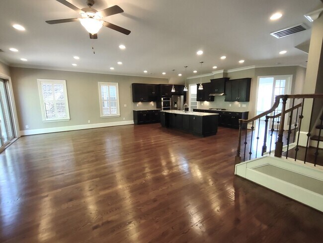Building Photo - Luxury Townhome Available in Fairway Row C...
