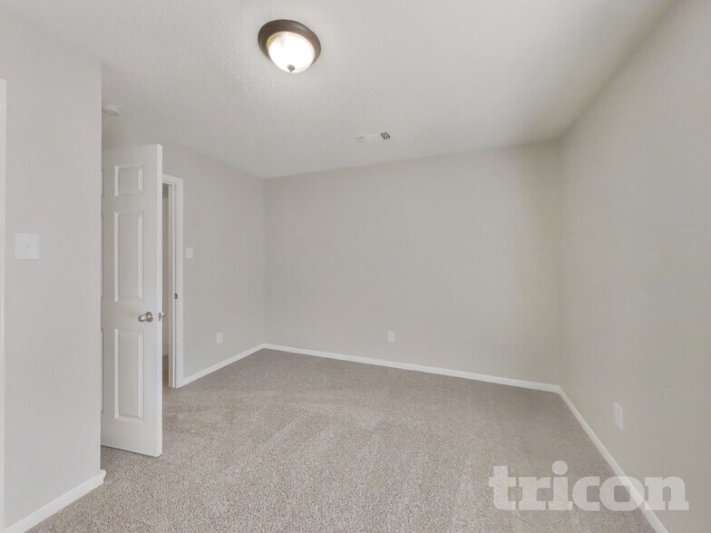 Building Photo - 12134 Quail Creek Dr