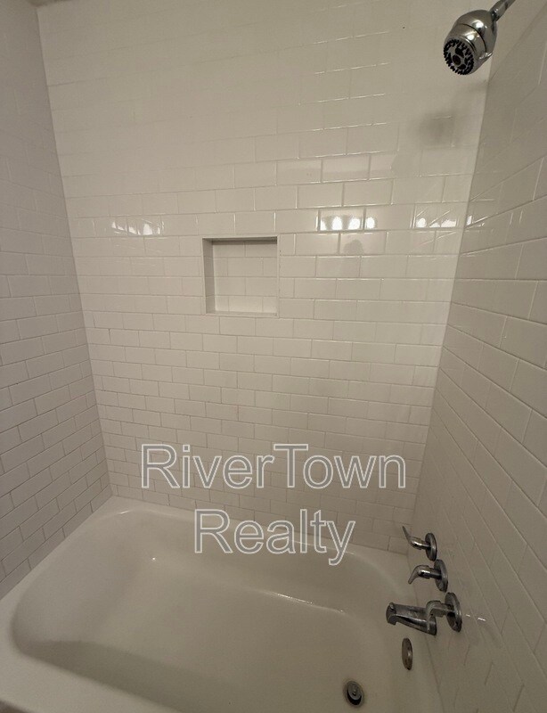 Building Photo - 192 Charter Ave