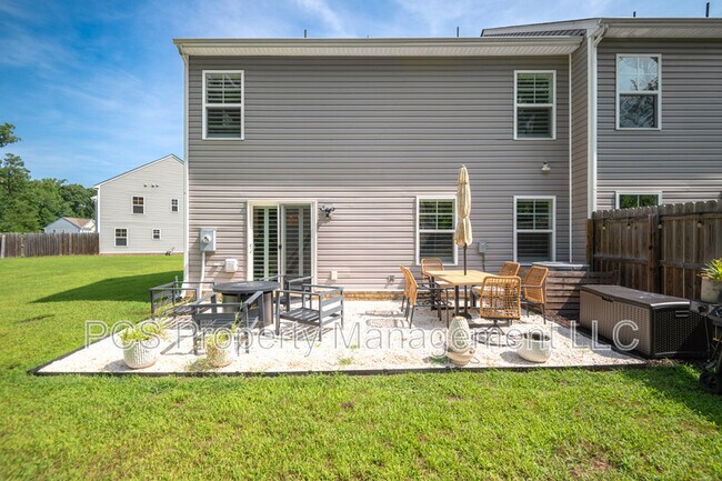 Building Photo - 142 Township Blvd