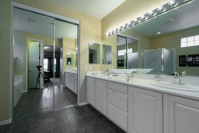 Building Photo - Fully Furnished 3 Bedroom Home In Coral Canyon With Community Amenities