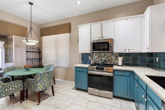 Building Photo - 10527 E Tierra Buena Ln