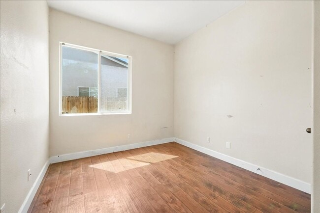 Building Photo - 5733 Spenlow Way
