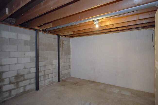 Building Photo - 2228 S. 9th-B