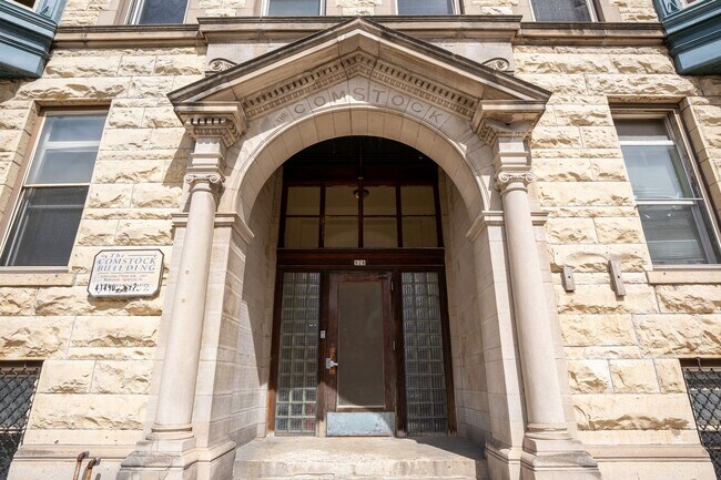 Building Photo - Comstock