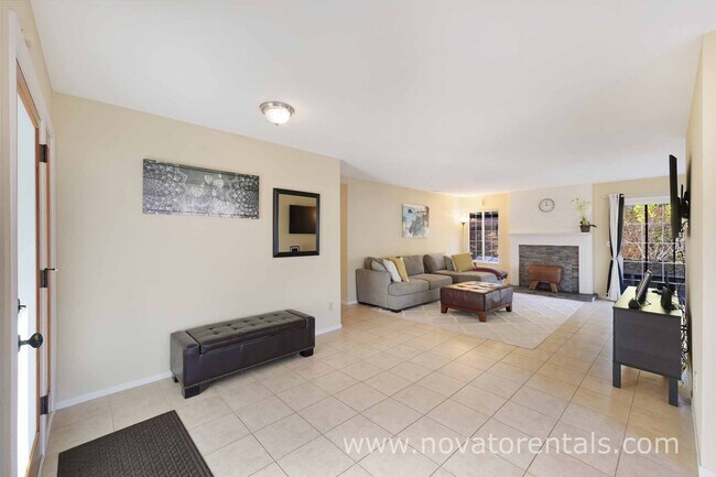 Building Photo - 2450 Center Rd