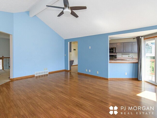 Building Photo - 16911 N Circle - Coming Soon