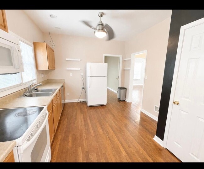 Building Photo - 1043 Crescent Ave