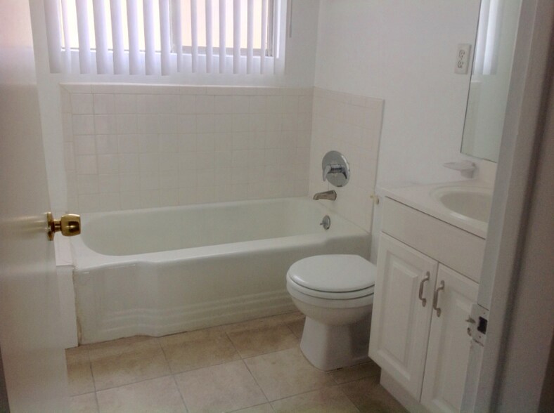 Building Photo - 8863 Alcott St