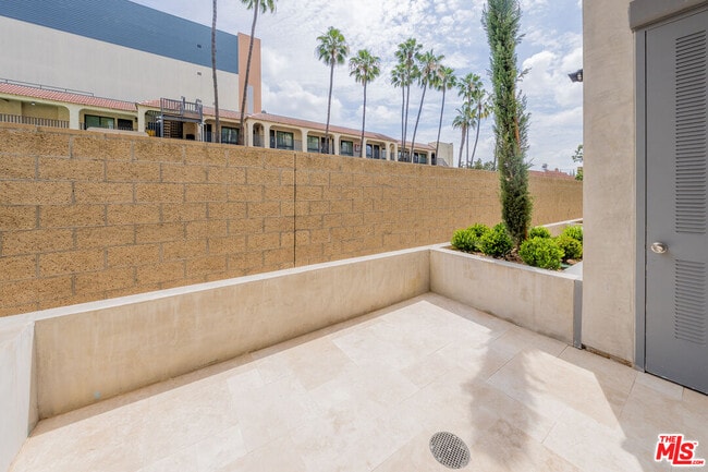 Building Photo - 124 W Colorado St