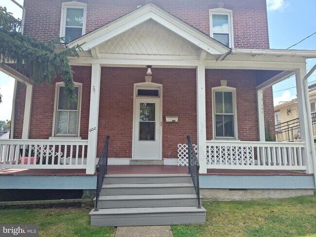 Building Photo - 602 Arch St
