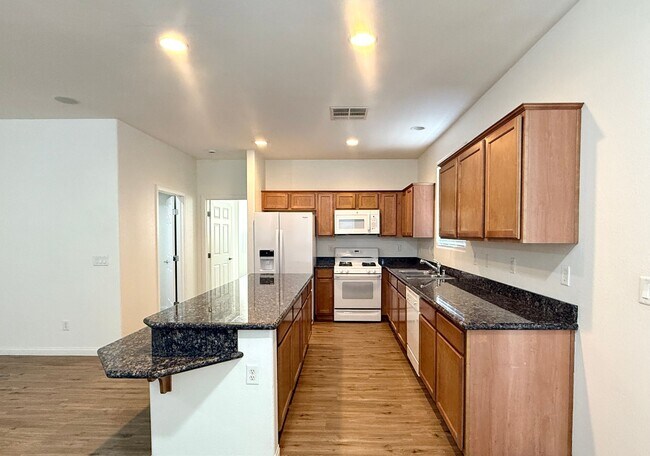 Building Photo - Great single story home 4 beds 3 baths in Henderson