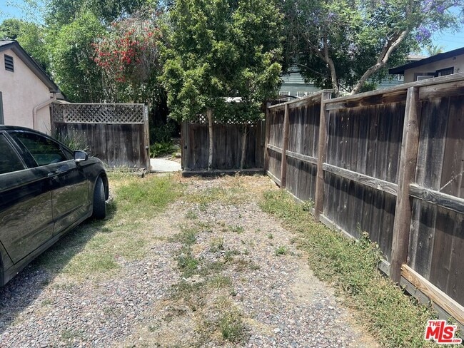 Building Photo - 2019 Cypress Ave.