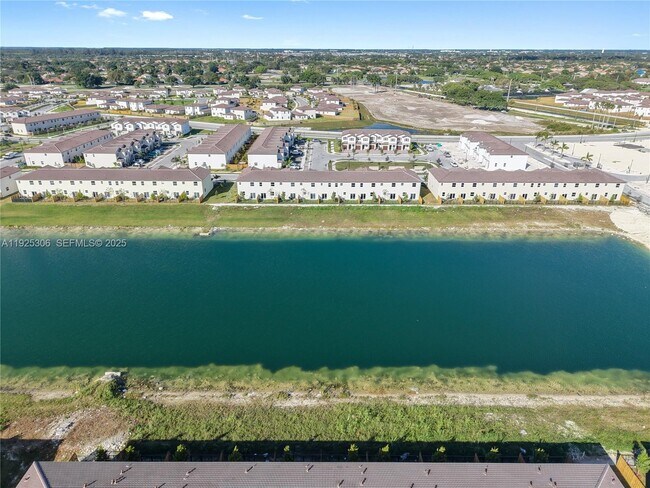 Building Photo - 2729 SE 25th Ave