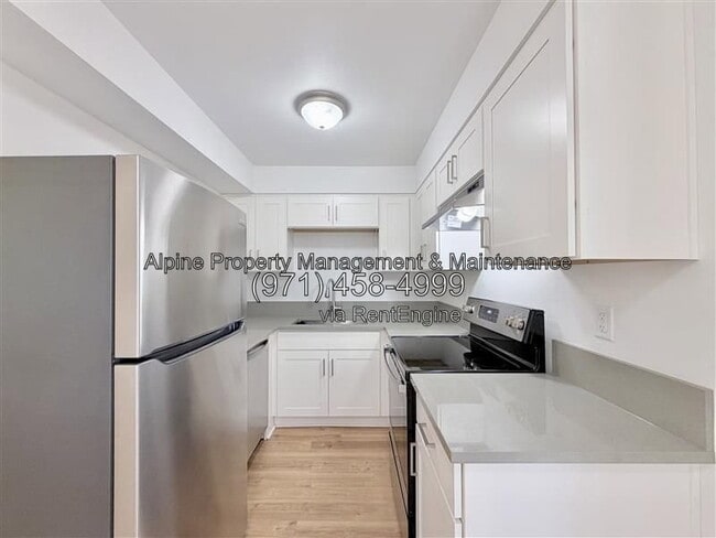 Building Photo - 12660 SW Grant Ave