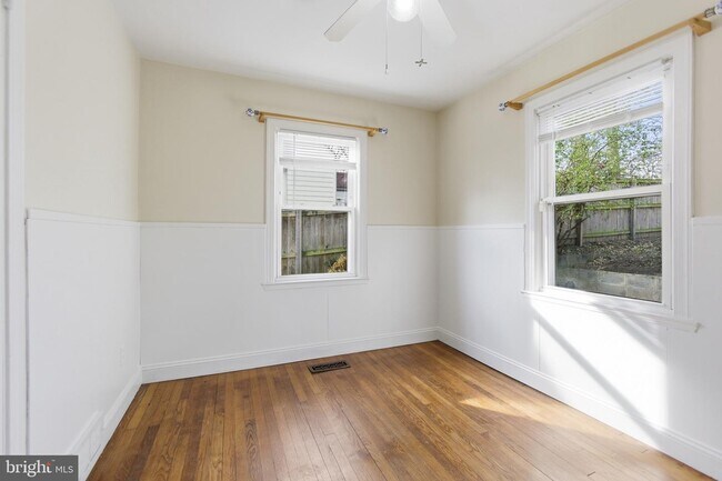 Building Photo - 10626 S Dunmoor Dr