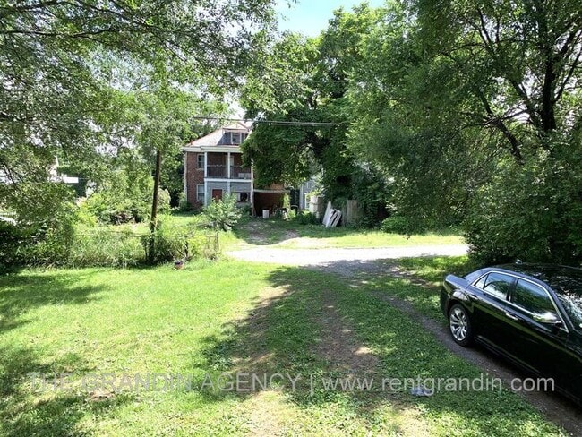 Building Photo - 1306 Patterson Ave SW