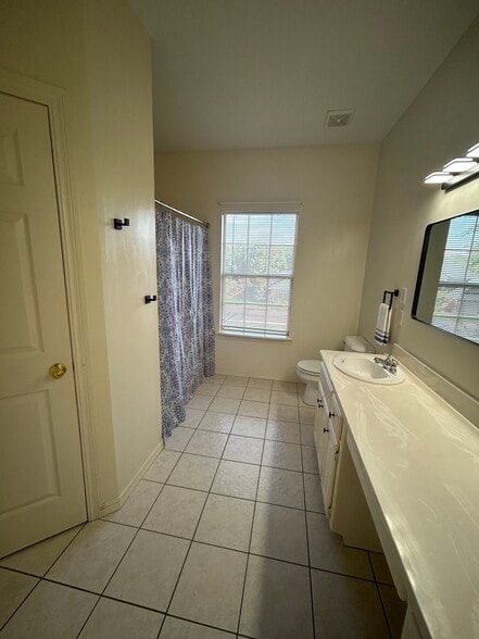 2 nd Bathroom - 8709 Canopy Oaks Dr