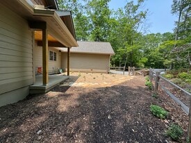 Building Photo - 207 Usgewi Ct