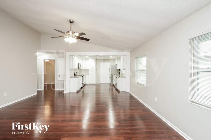 Building Photo - 10625 Wyndcliff Dr