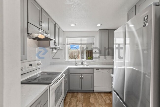 Building Photo - 33739 Slender Ct