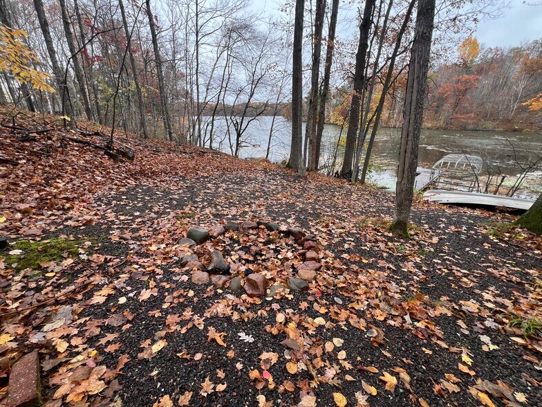 Building Photo - 2477 28 1/2 St