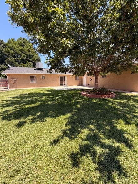 Building Photo - 1743 W Green Valley Ln