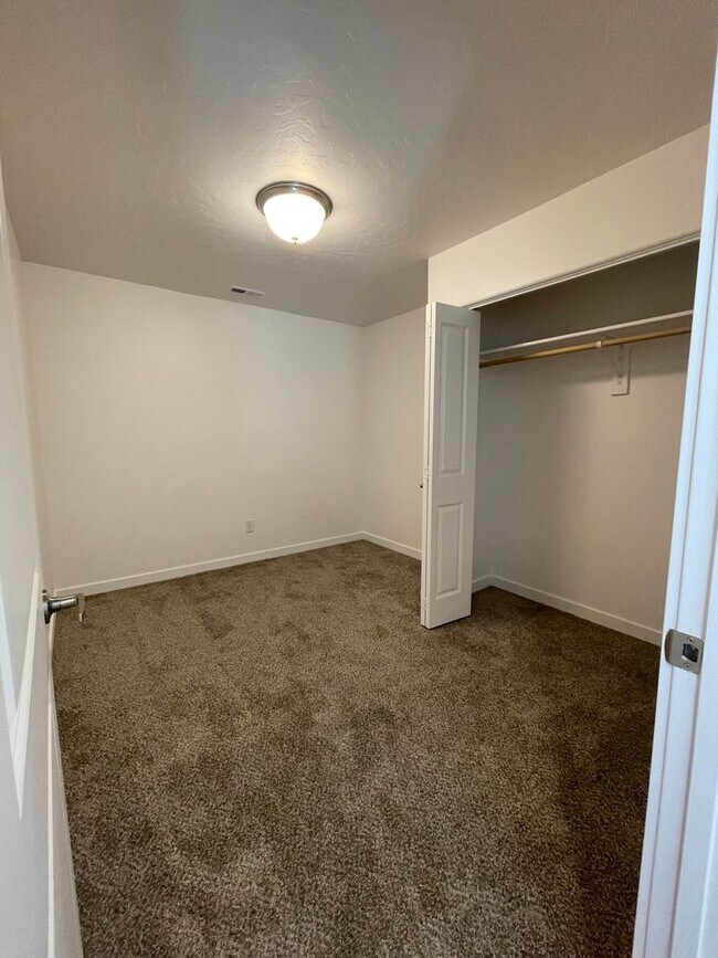 Building Photo - 5565 E Bollo St