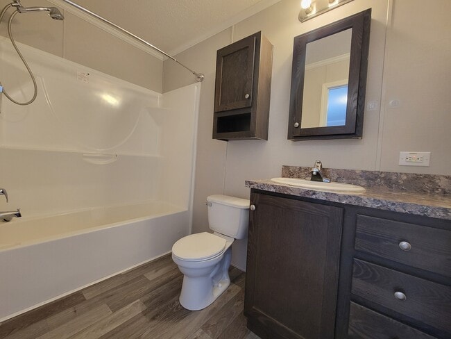 Building Photo - 15864 Marentette Dr