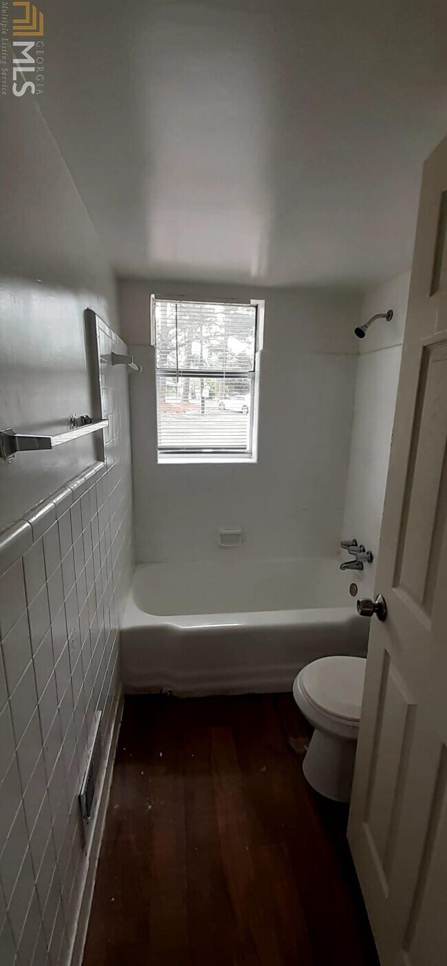 Building Photo - 2825 Belvedere Ln