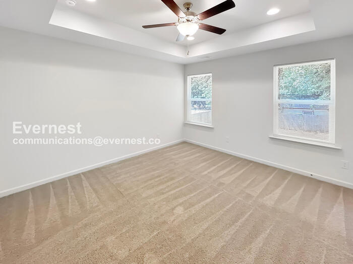 Building Photo - 5213 Rockwood Rd