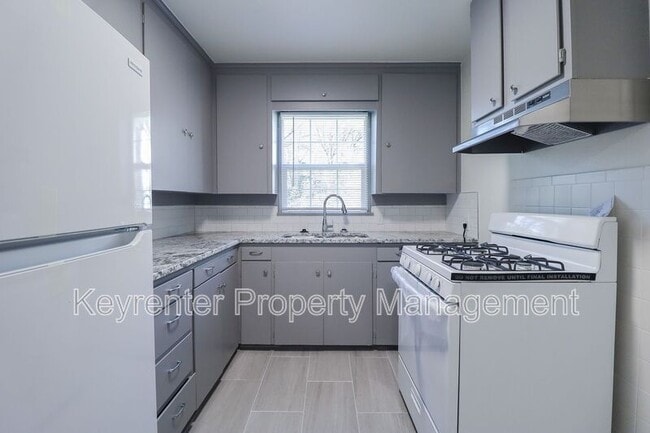 Building Photo - 622 E Xyler St