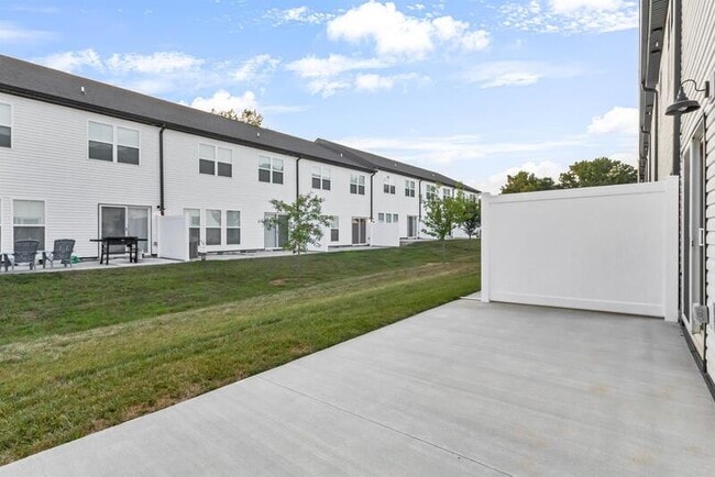 Building Photo - 166 Sango Dr