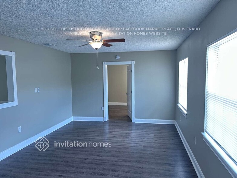 Building Photo - 205 S Kingsway Rd