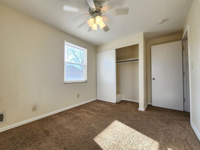 Building Photo - 2527 Sonora Dr