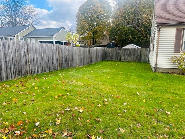 Building Photo - 599 North St