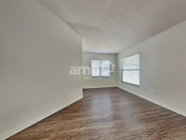 Building Photo - 234 Bryan Oak Avenue