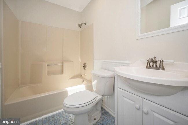 Building Photo - 5063 Tara Dr