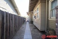 Building Photo - 1831 Maple Ave