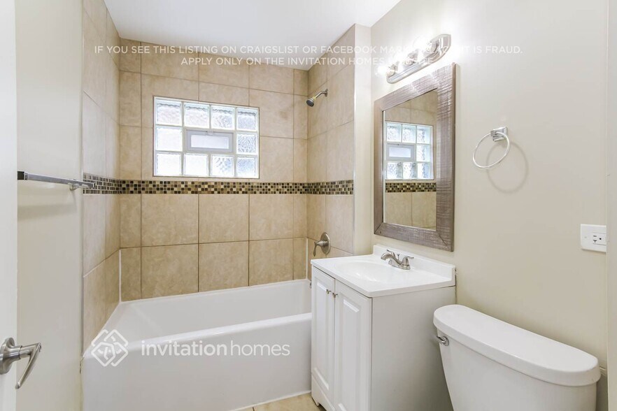 Building Photo - 2418 N 75th Ct
