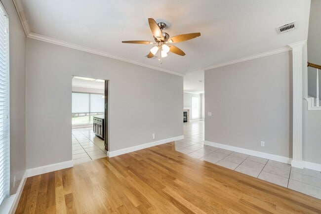 Building Photo - RENOVATED 4-BEDROOM IN MISSION RIDGE