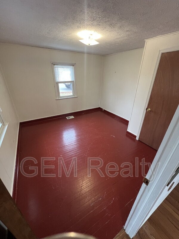 Building Photo - 1244 Mountain View Rd