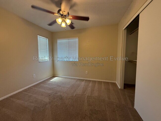 Building Photo - 1813 S 63rd Dr
