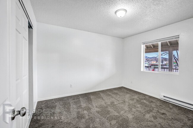 Building Photo - Apartment for Rent in Downtown Silt