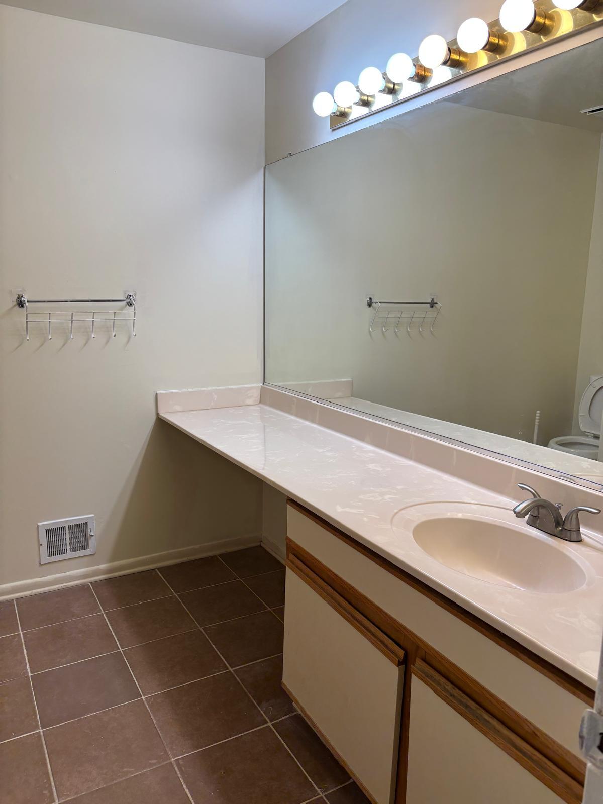 Building Photo - 1112 Windemere Ct