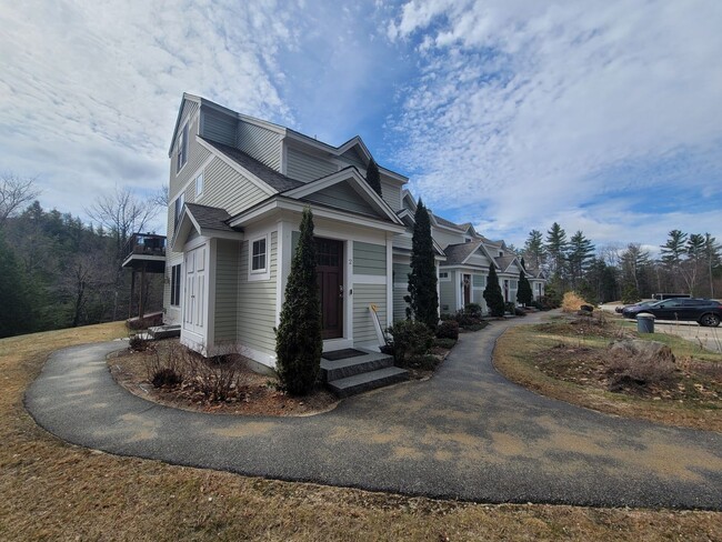 Building Photo - 6 month SUMMER SEASONAL on the River - $500 DISCOUNT!! - $2400/mo 2 bed 2 bath available now!