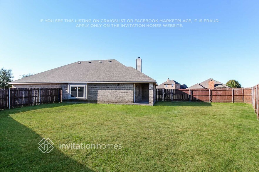 Building Photo - 105 Thorncreek Cir
